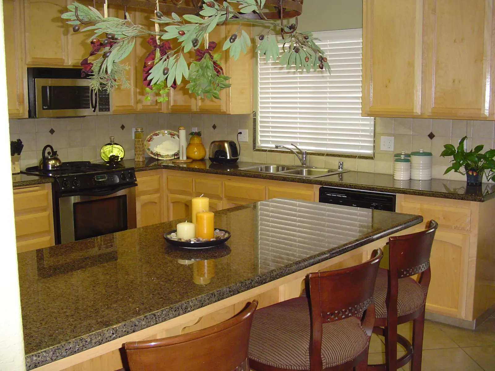 Custom granite countertop fabrication project in Madera by Superior Granite and Marble (17)